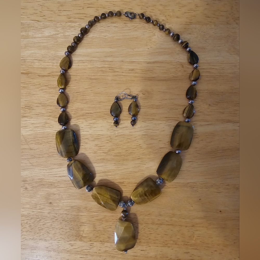 Elegant Brown Gemstone Necklace and Earring Set